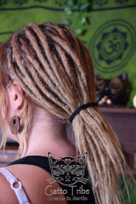 Dreaderstellung, neue Dreads in Berlin 036 ( 54 Dreads mit Extensions)
