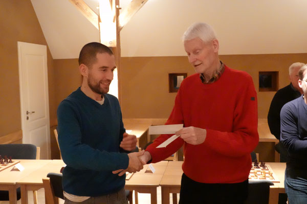 Jens Nabel spielte ein starkes Turnier und erhielt einen Ratingpreis