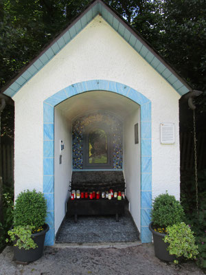 Madonna an der Straße