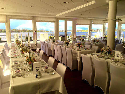 Hochzeit in der Alster-Lounge in Hamburg mit DJs Axel und Markus