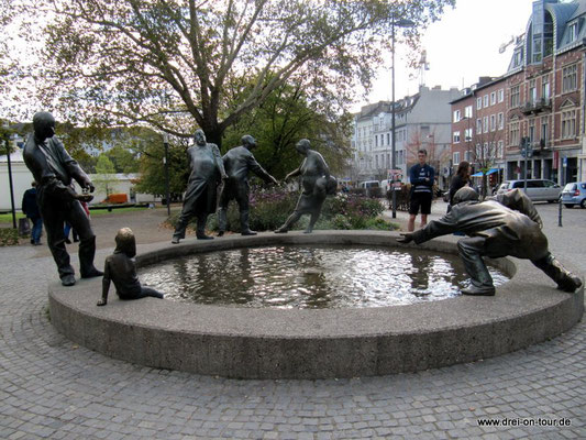 Brunnen "Kreislauf des Geldes"