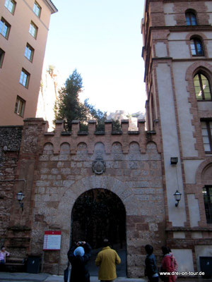 Eingang zum Kloster