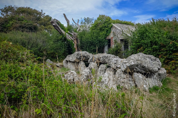 Dolmen du Couperon, ce site mégalithique fut occupé vers 3 250 à 2 250 av. J.-C