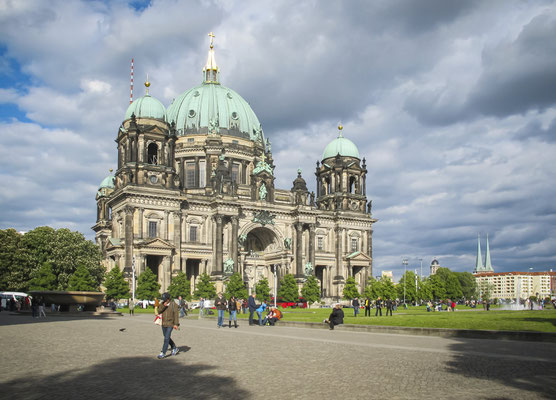 La cathédrale de Berlin est l'église principale protestante historique de Berlin située sur l'île aux Musées à Berlin-Mitte