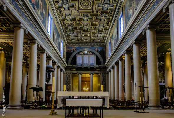 Intérieur de l'église de Notre-Dame-de-Lorette,  chef-d’œuvre de l’architecture néoclassique du 19e siècle Français