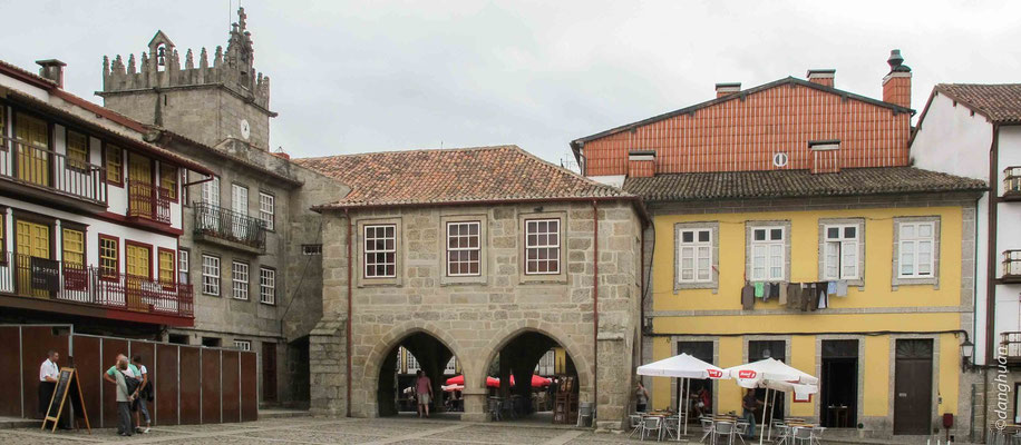 Guimaraes  - Praça de santiago 