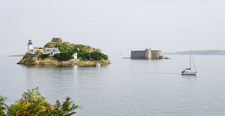 L'île Louet et le château du Taureau dans la baie de Morlaix