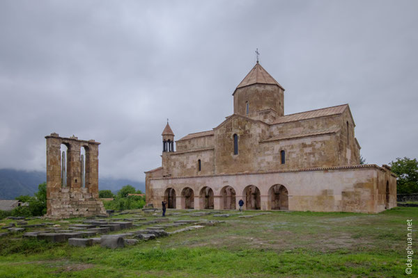 Les stèles funéraires sont des monuments caractéristiques de l'art arménien...