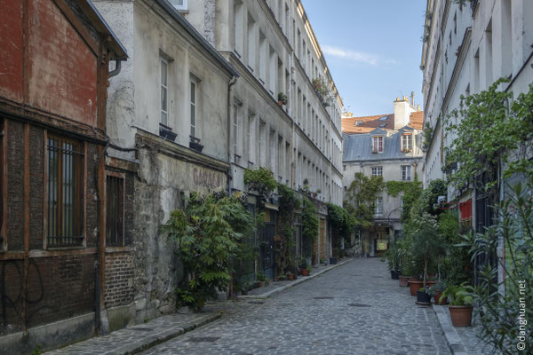 et isolés de Paris...