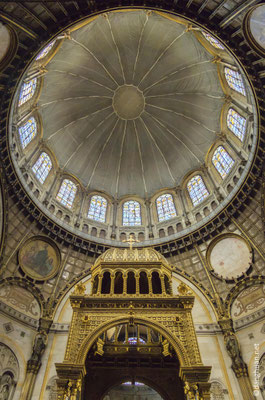 Eglise St Augustin - premier édifice religieux d’une telle ampleur à utiliser le fer et la fonte, 100m de longueur et 80m de hauteur