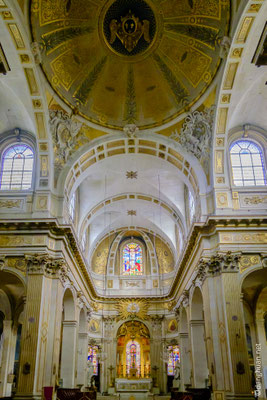 Eglise St Louis en l'île :  construite en plusieurs étapes de 1624 à 1726, longue de 60 m et large de 30 m