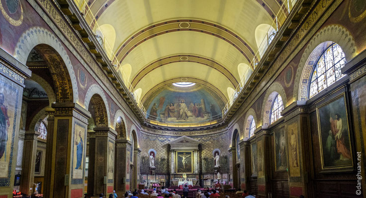 Eglise Saint Louis d'Antin :  située dans le IXe arrondissement de Paris, au 63 rue Caumartin