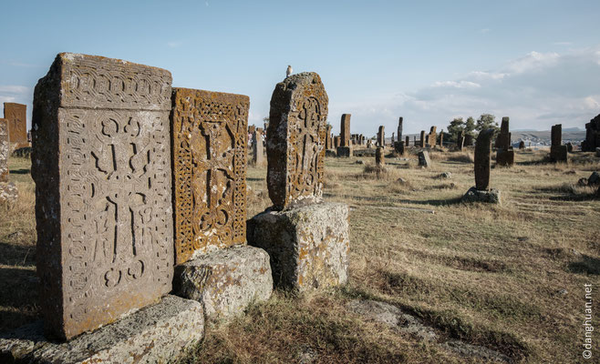 Les khatchkars (pierres à croix) sont sans doute l'une des meilleures manifestations de la singuralité de la culture et de la théologie du peuple arménien