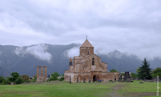Eglise d'Odzoun (milieu du VIè siècle) : située sur la colline du village d'Odzoun 
