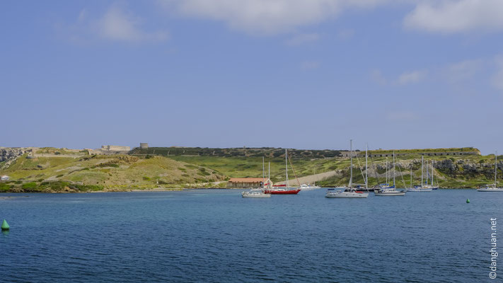 Le port de Maho - Forteresse de la Mola