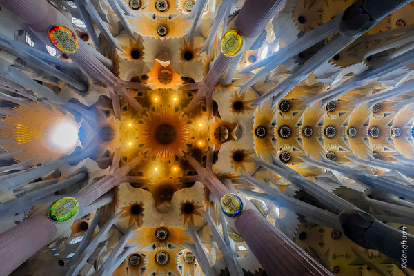 Sagra Familia  (Barcelone) - Antoni Gaudí