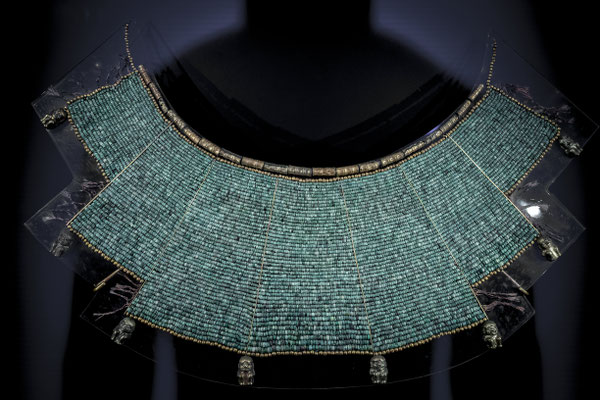 Parure pectorale en turquoise , culture Mochica (100 - 800 après JC)