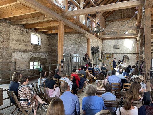Freie Trauung in der Scheune vom Storchenhof Paretz