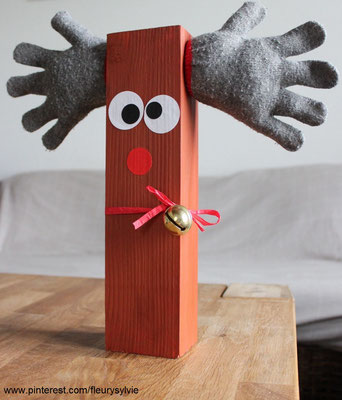 Renne avec un carrelet de bois et les gants trop petits des enfants. www.toutpetitrien.ch/bricos/ - fleurysylvie