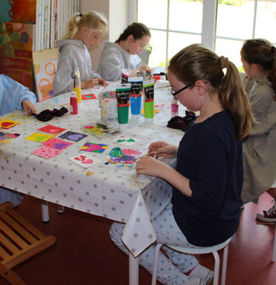 Samstags-Atelierkreis in der Malschule Flitzepinsel für Kinder von 7 bis 15 Jahren