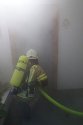 sehr dichter Rauch im Brandraum