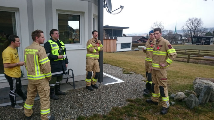 Stärkung nach getaner Arbeit - Danke an den Hausbesitzer
