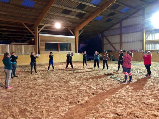 Cours collectifs en manège, préparation physique du cavalier, écurie les Rouillons, 89 Sens