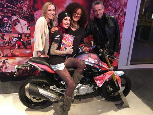 Lydia, Makani Terror, Tali Amoo, Martin Boelt @Riders in the storm Vernissage