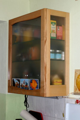 Hängeschrank Vollholz Glas