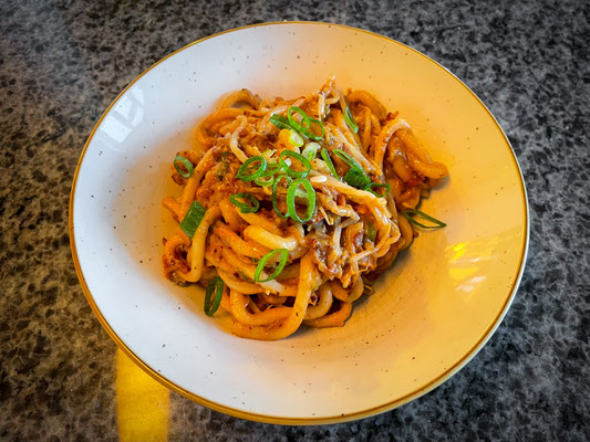 Erdnusbutter Udon Nudeln