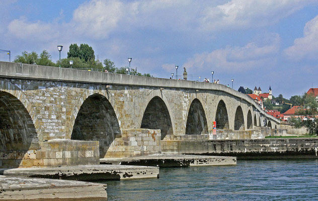 Die Steinerne Brücke, Foto: www.pixabay.com
