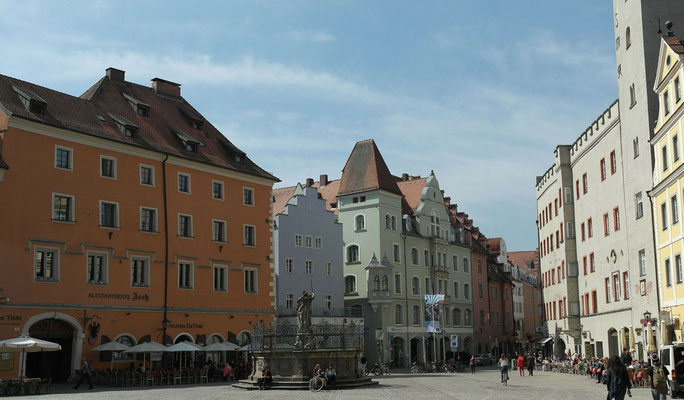 Der Haidplatz inmitten der Regensburger Altstadt, Foto: www.pixabay.com