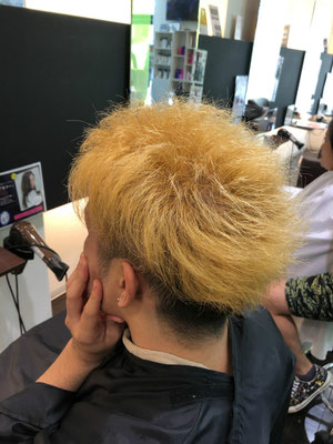 ヘアカタログmen S19 Hair Make Artista 24時間ネット予約が可能 駐車場有り イルミナカラー導入