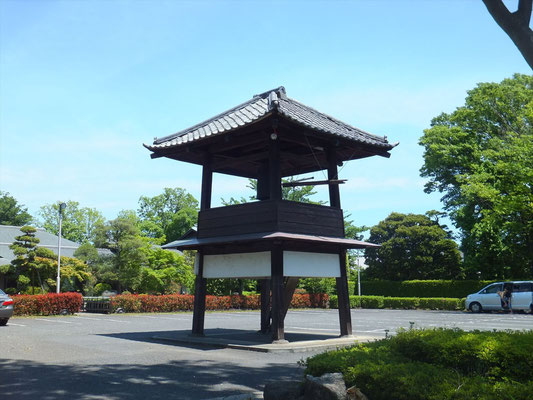 蓮光寺の鐘つき堂