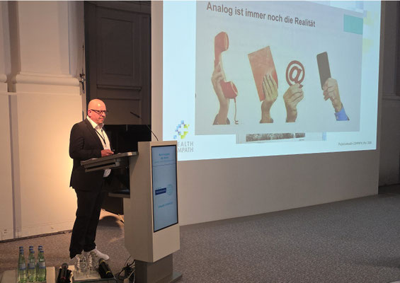 Mark Kuypers beim Science Slam, Foto: DGTelemed