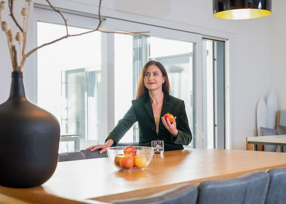 Modische Businessfrau im Interior-Design-Business.