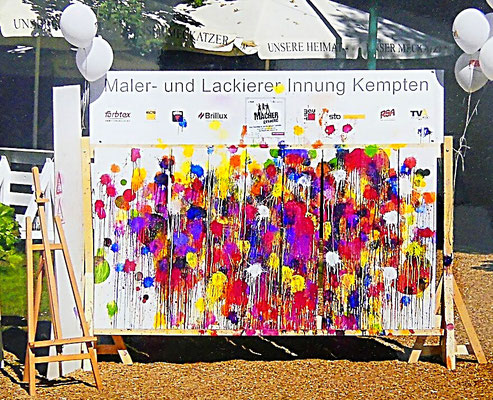 Das Ergebnis nach einer Woche Action Painting auf der Allgäuer Festwoche