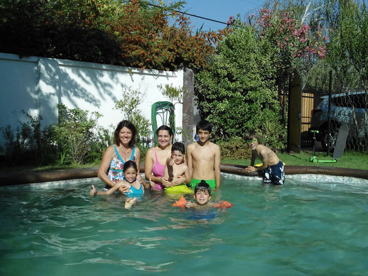 piscine de la maison : l'eau est très fraîche, mais quel plaisir !