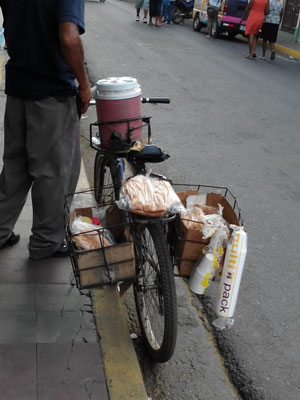 a Granada, les vélos sont bien chargés !