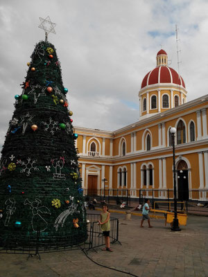 bientôt Noël devant la cathédrale de Granada