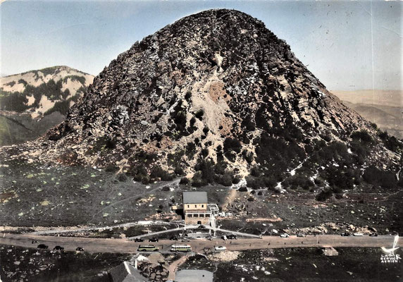 Photos anciennes de Sainte-Eulalie et du Plateau Ardéchois. Vue aérienne du Mont Gerbier de jonc.