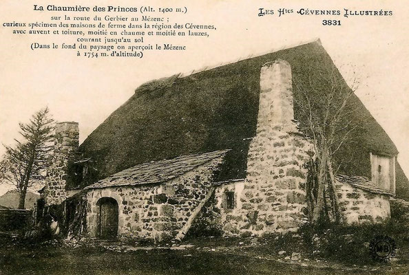 Photos anciennes de Sainte-Eulalie et du Plateau Ardéchois. Chaumière des Princes sur la route entre le Mont Gerbier de Jonc et Les Estables.