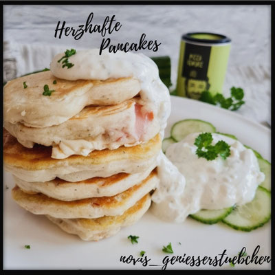 Herzhafte Pancakes mit Kräuterquark