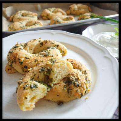 Knoblauch-Parmesan-Knoten
