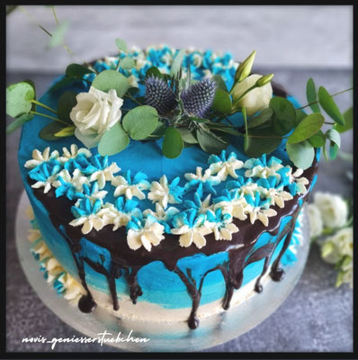 Blaue Schoko-Torte
