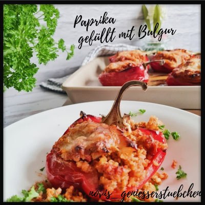 Mit Bulgur gefüllte Paprikahälften