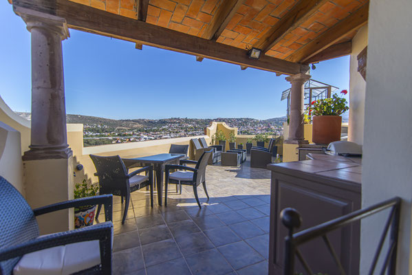 Shared Roofdeck with Amazing View