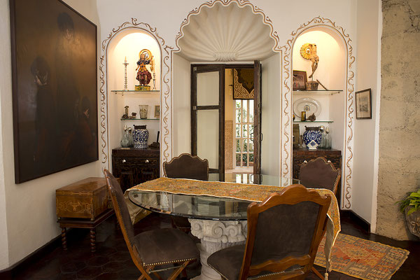 Dining Room to Kitchen
