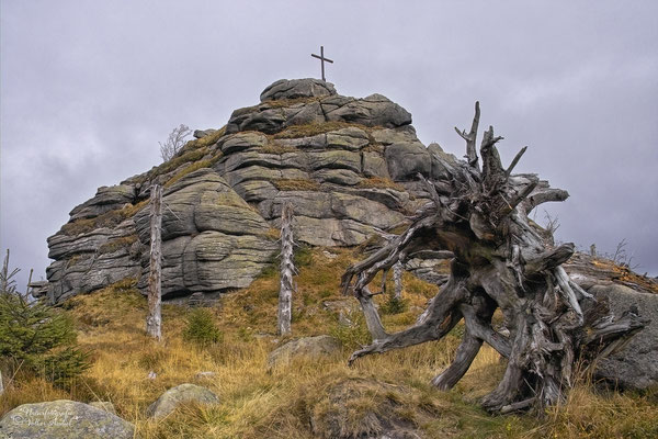 Auf dem Gipfel des Jizera, mit 1122 m der zweithöchste Berg im böhmischen Teil des Isergebirges