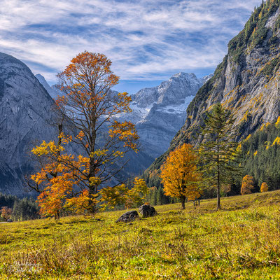 Blick zu den hohen Karwendelbergen